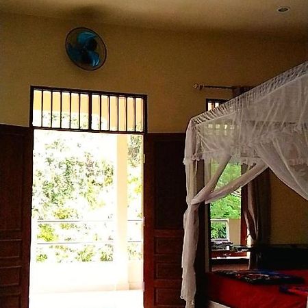 Raja Guest House - Jungle Trekking & Tours Bukit Lawang Sumatra Exterior foto